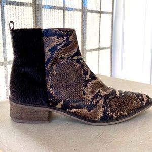 Cork & Hide Booties with Zipper by Queork